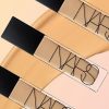 کرم پودر Natural Radiant نارس
