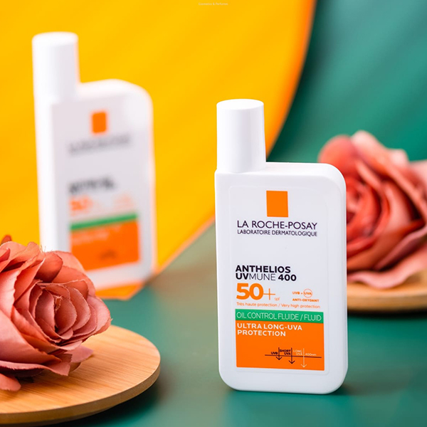 ضد آفتاب بی رنگ کنترل کننده چربی لاروش پوزای Spf 50